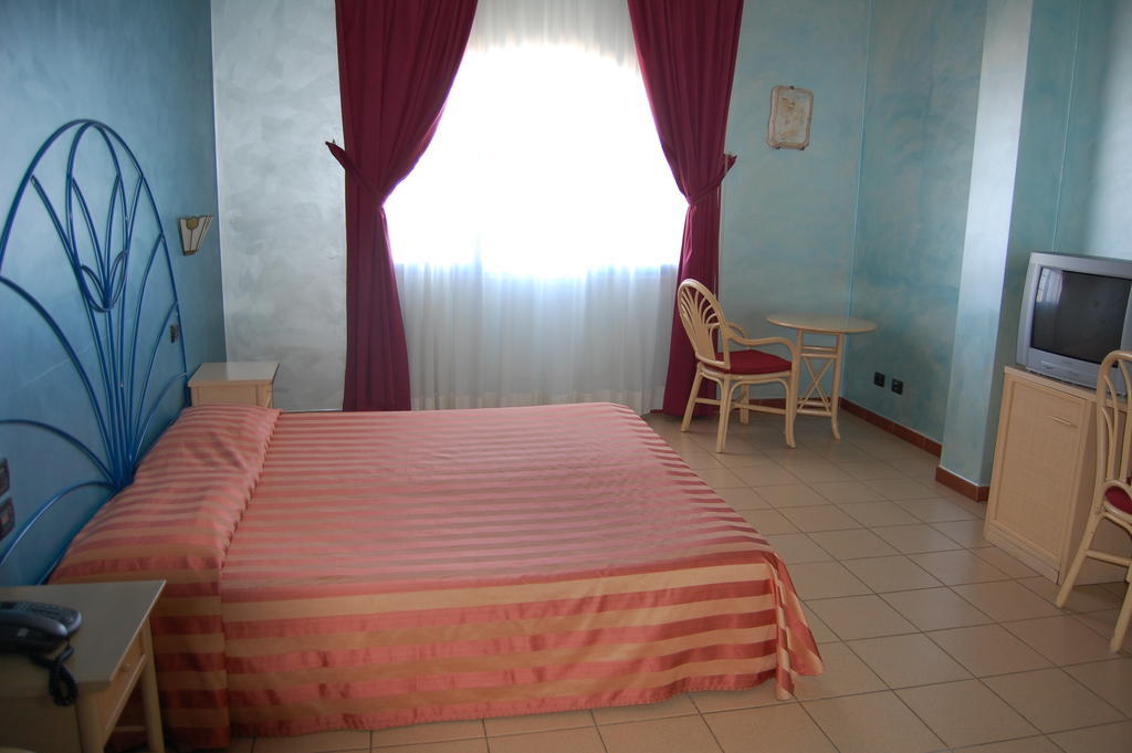 Hotel Club Pegaso Marina di Melilli Oda fotoğraf